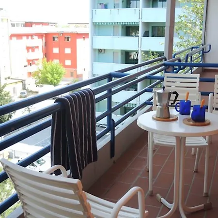 Apartment Stunning Near The - Beahost *